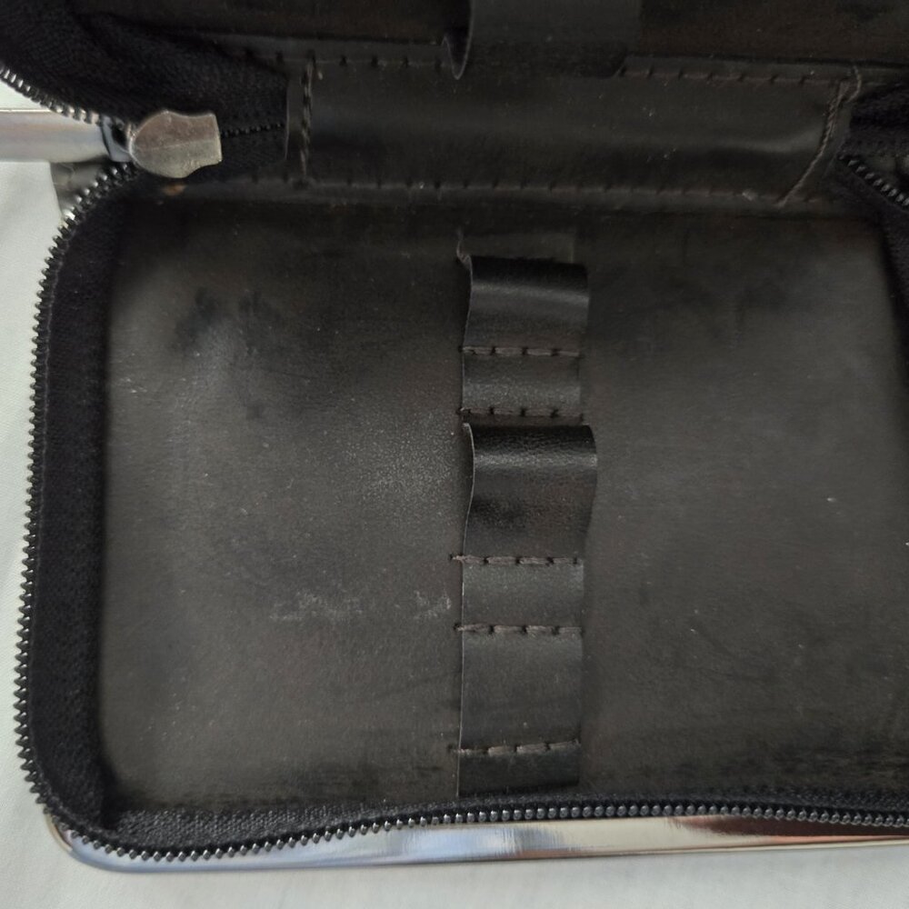 CALVIN KLEIN MANICURE CASE - Picture 7 of 8